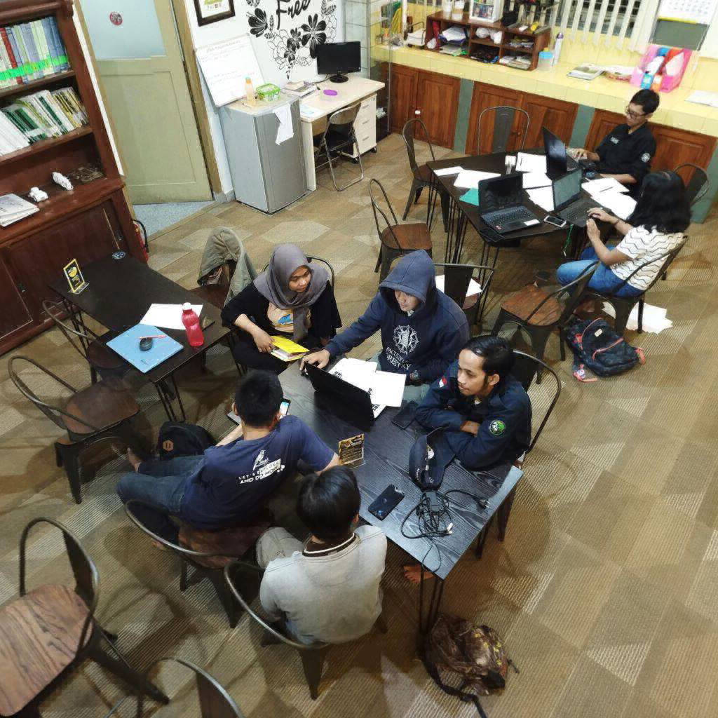 A group of Indonesian students study at the Wildlife Conservation Centre